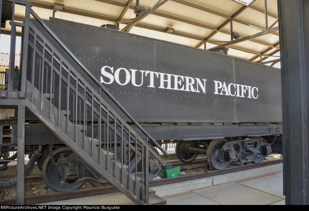 Southern Pacific 2-6-0 Steam Locomotive